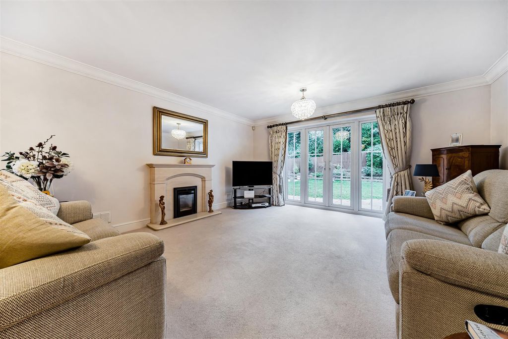 Property photo 3 of 15 Living Room