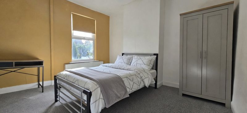 Property photo 1 of 6 Photo 8