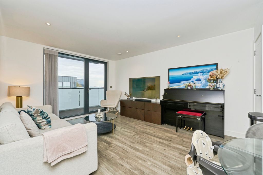 Property photo 1 of 21 1897312-20