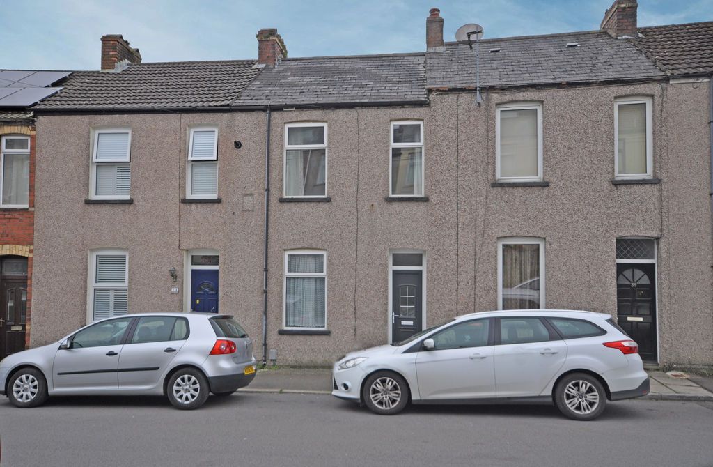 Property photo 1 of 11 Photo 2