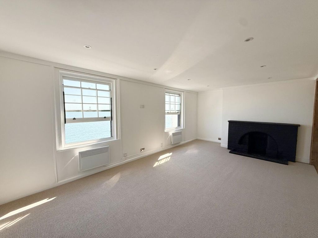 Property photo 2 of 12 Living Room