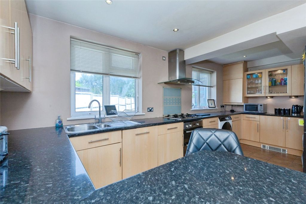 Property photo 3 of 19 Kitchen Diner