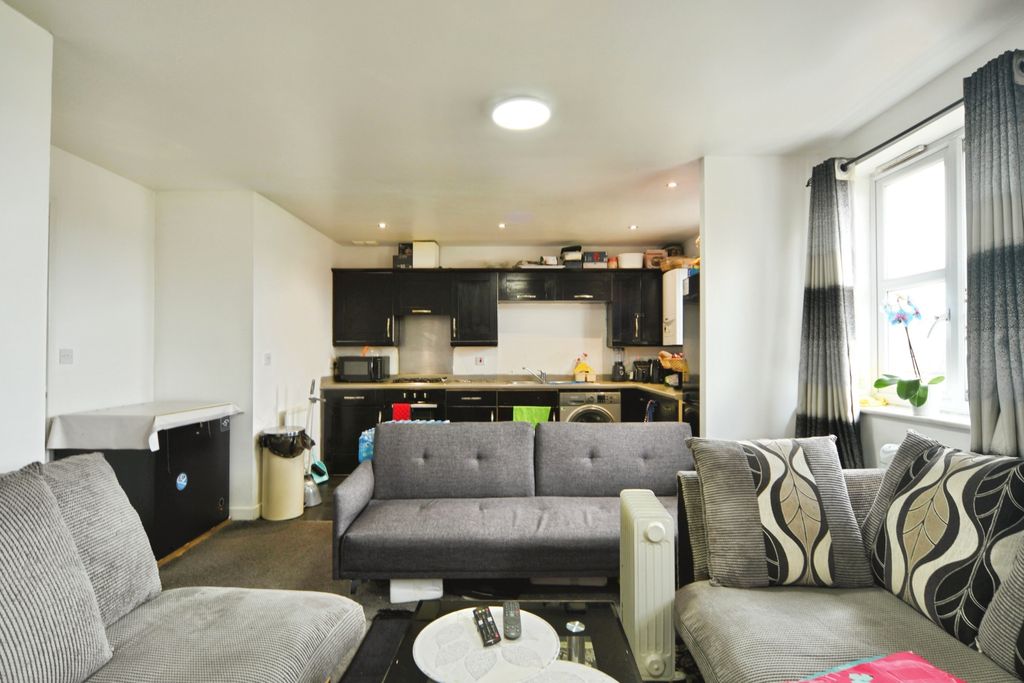 Property photo 3 of 16