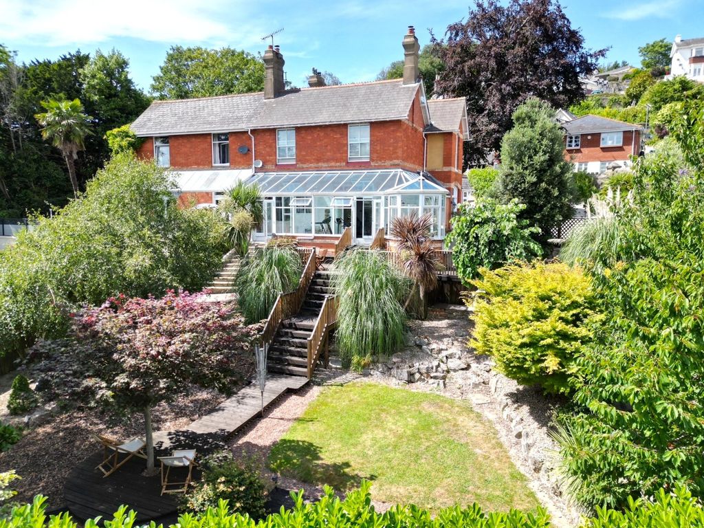 Property photo 1 of 40