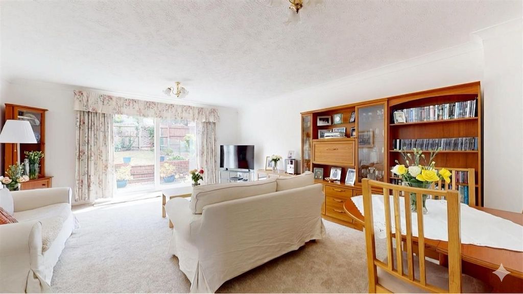 Property photo 3 of 18 Img_2939.Png