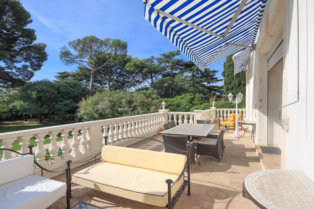 Property photo 2 of 13