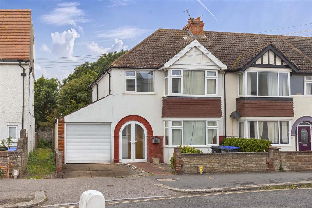 Property photo 1 of 13 Ham Rd.Jpg
