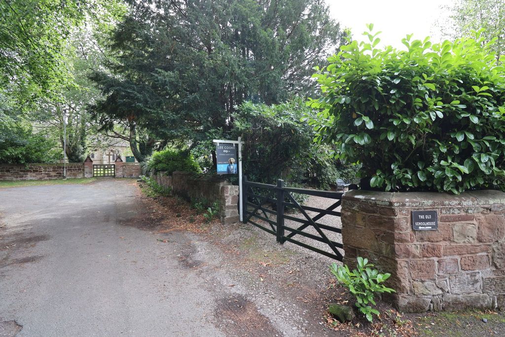 Property photo 2 of 53