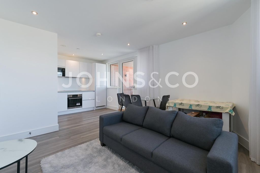 Property photo 1 of 8