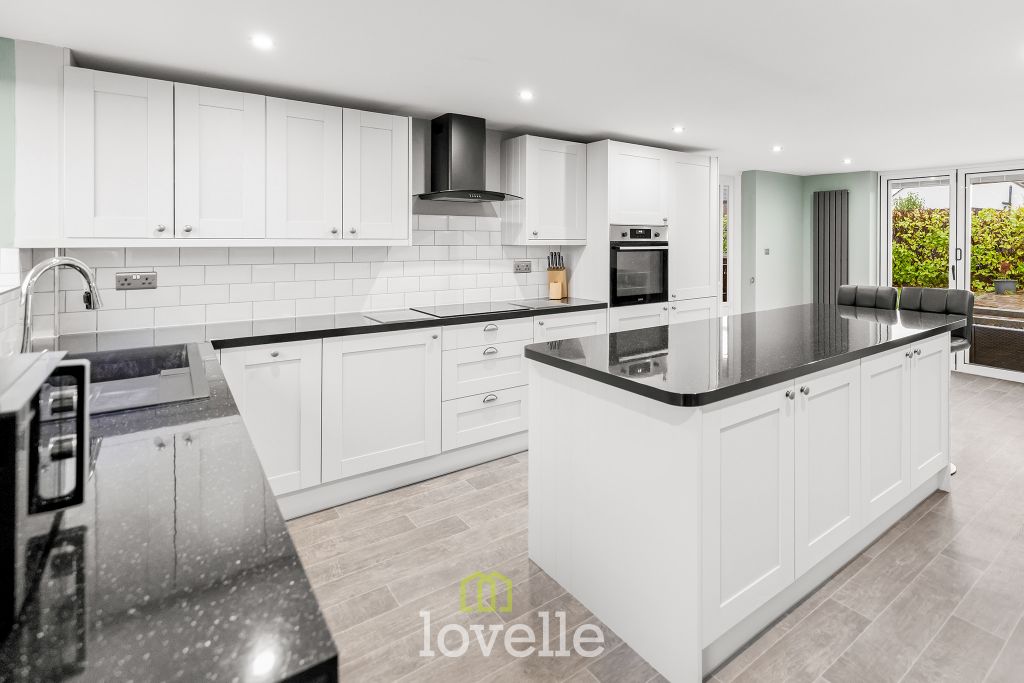 Property photo 2 of 39