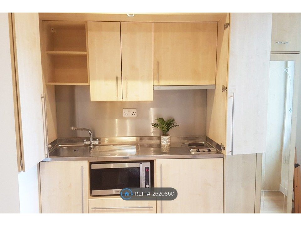 Property photo 3 of 7 Kitchen