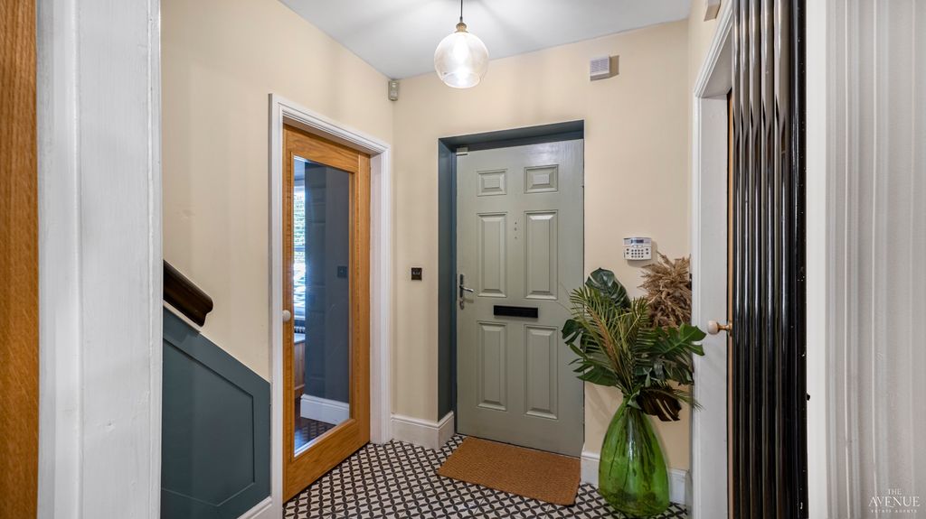 Property photo 2 of 34 2547875