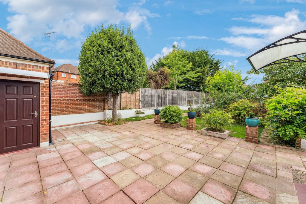 Property photo 3 of 19