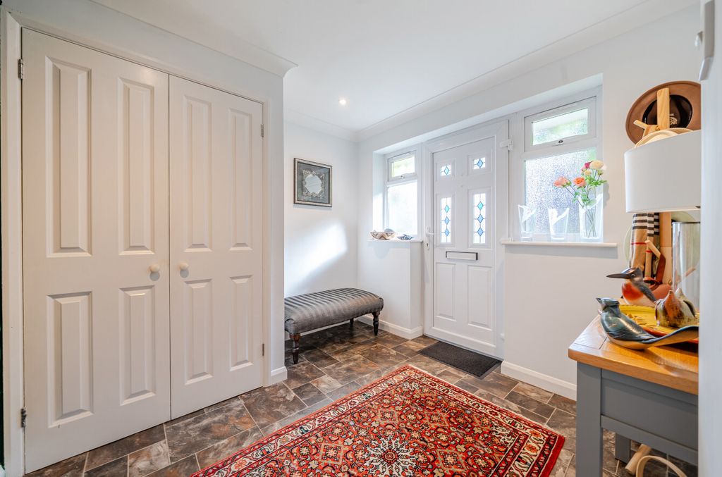 Property photo 2 of 17 1359512-22-68Daa5...