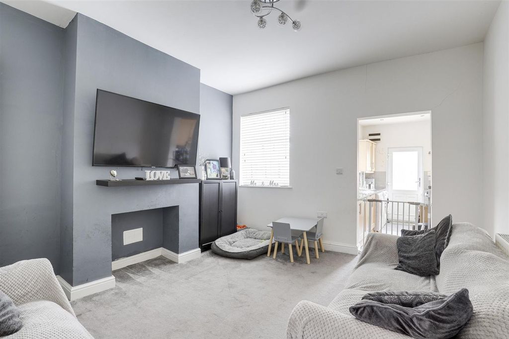 Property photo 2 of 13