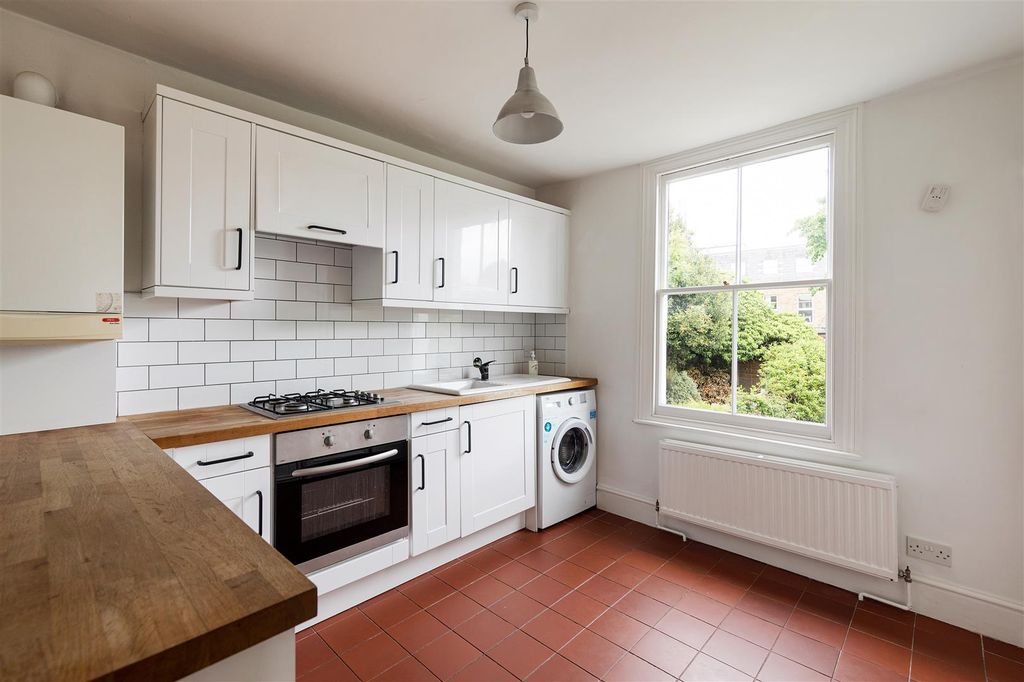 Property photo 3 of 29 Stainforth Road, E17