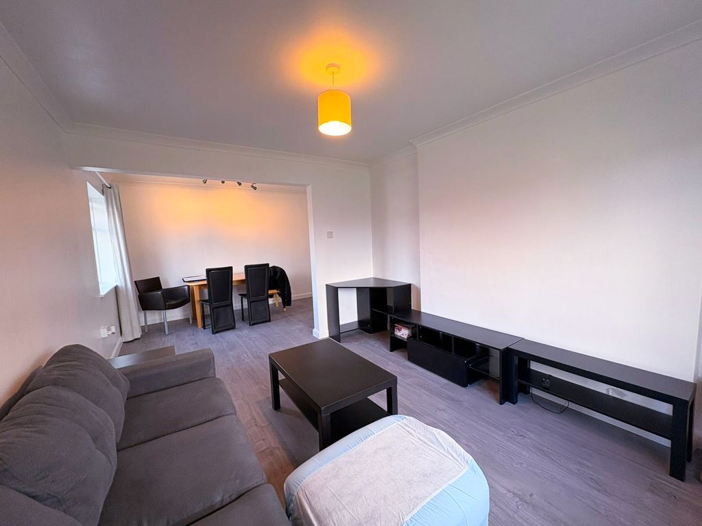 Property photo 2 of 18 Balcony