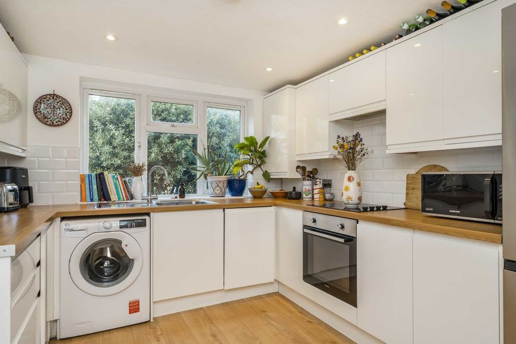 Property photo 3 of 9