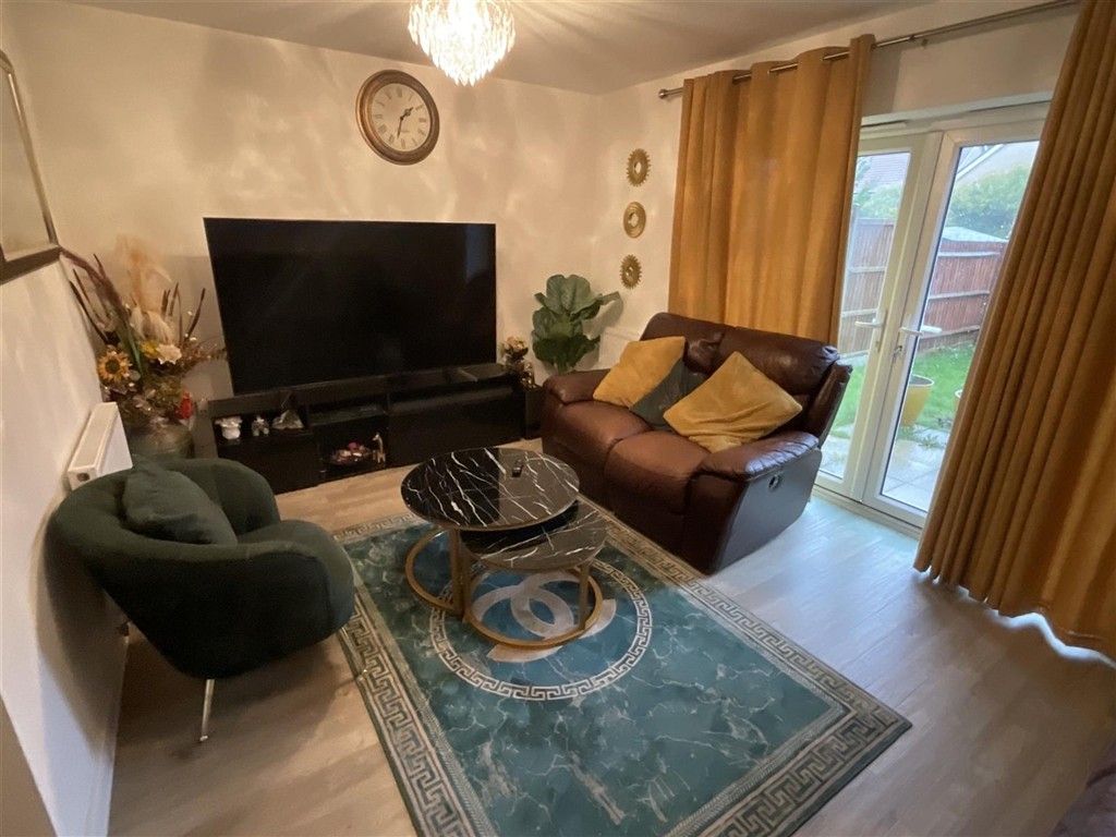 Property photo 1 of 9 Lounge