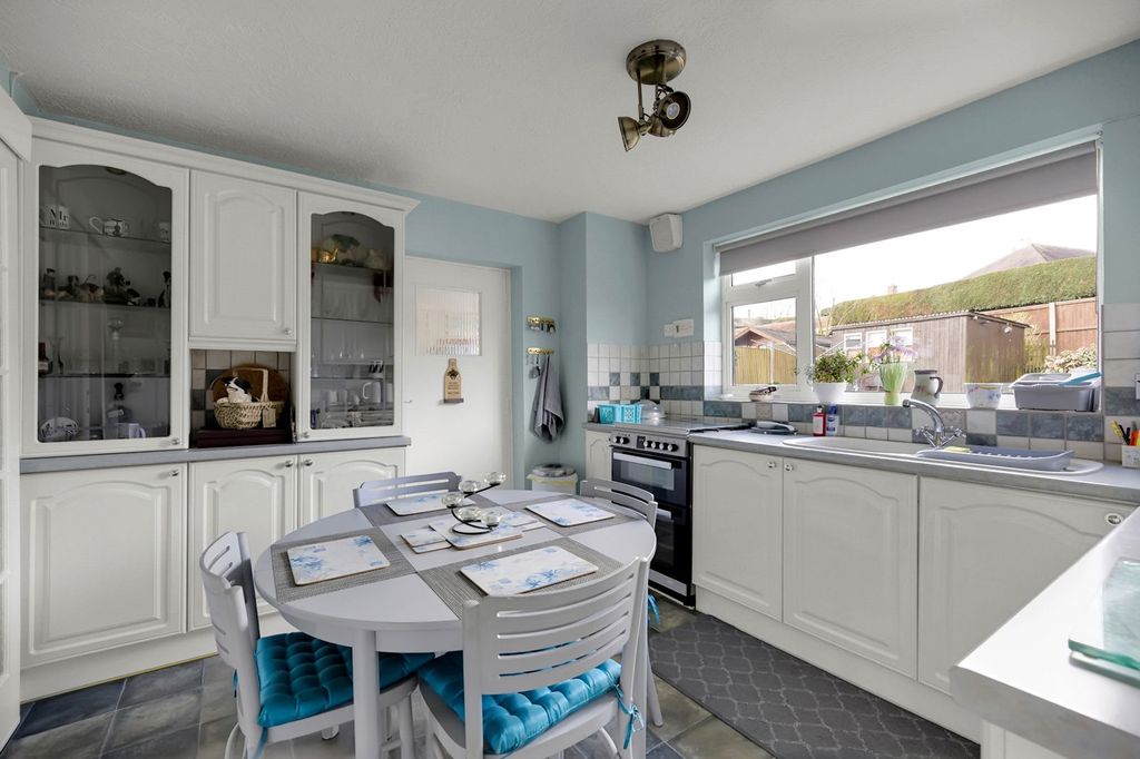 Property photo 2 of 24