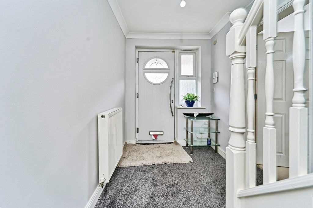 Property photo 2 of 30 Pbox-Img.Jpg