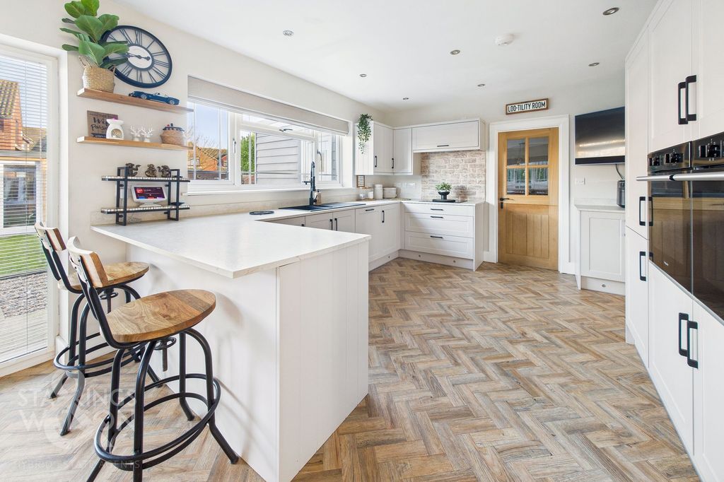 Property photo 1 of 44