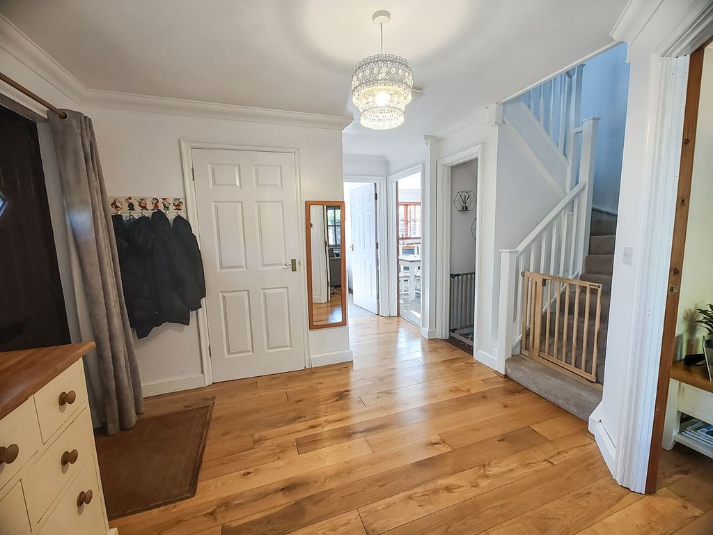 Property photo 3 of 34