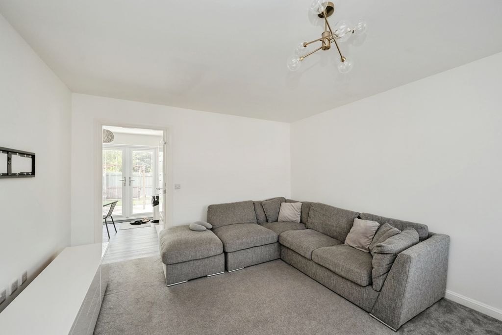 Property photo 2 of 20 Pbox-Img.Jpg