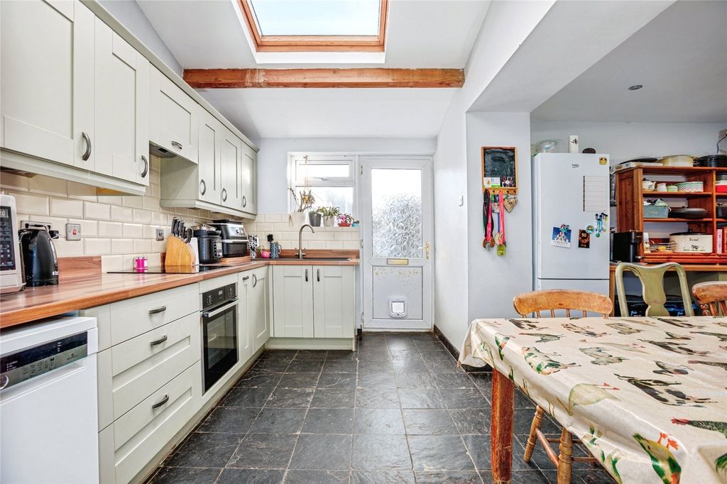 Property photo 3 of 26 Picture No. 17