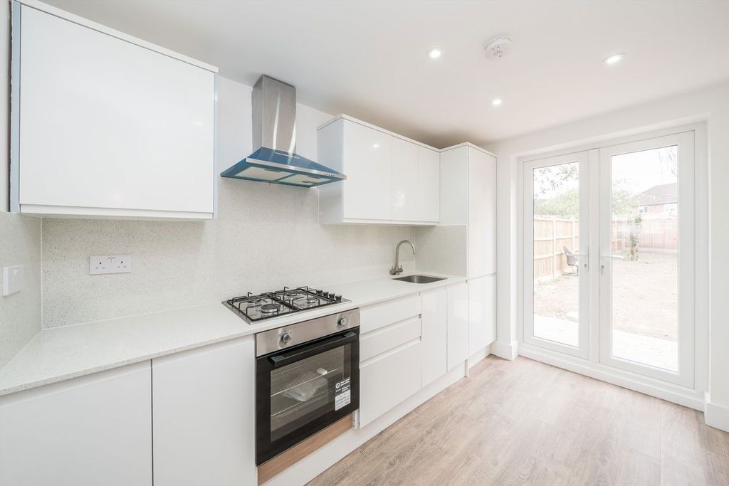 Property photo 1 of 4