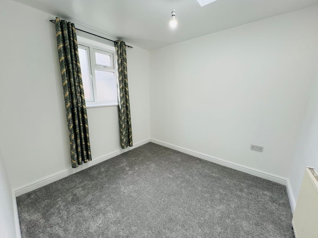 Property photo 3 of 9 Bedroom 1