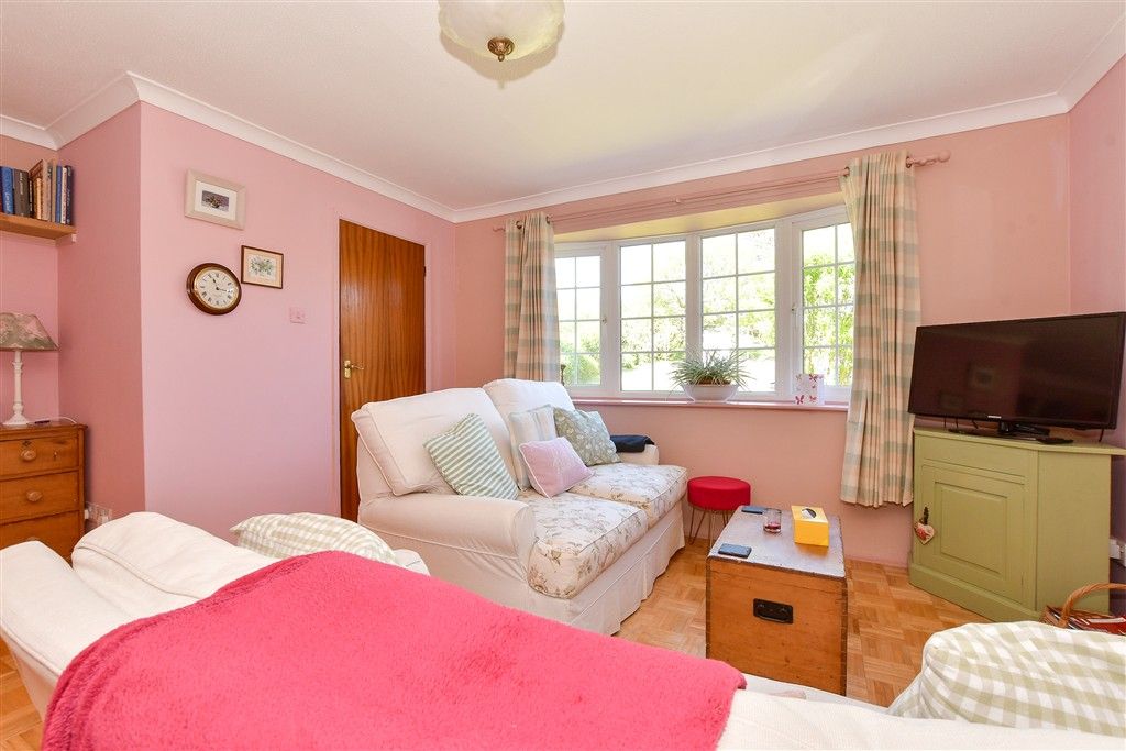 Property photo 3 of 14 Lounge