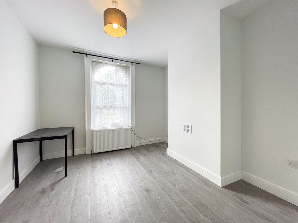Property photo 3 of 20 3811065