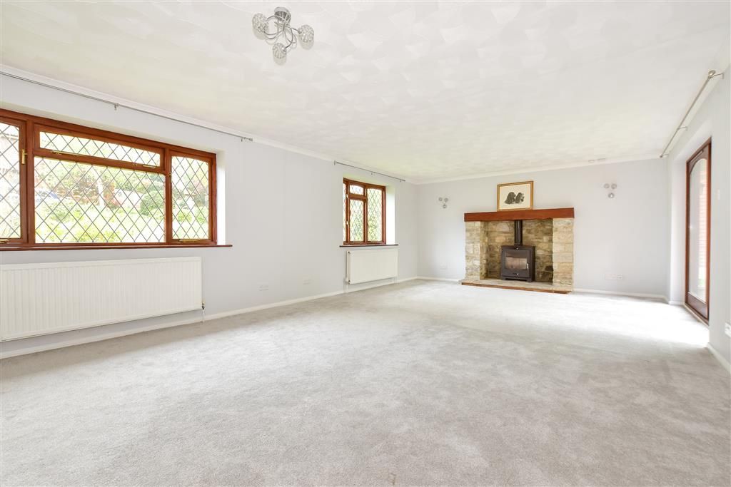 Property photo 1 of 12 Lounge