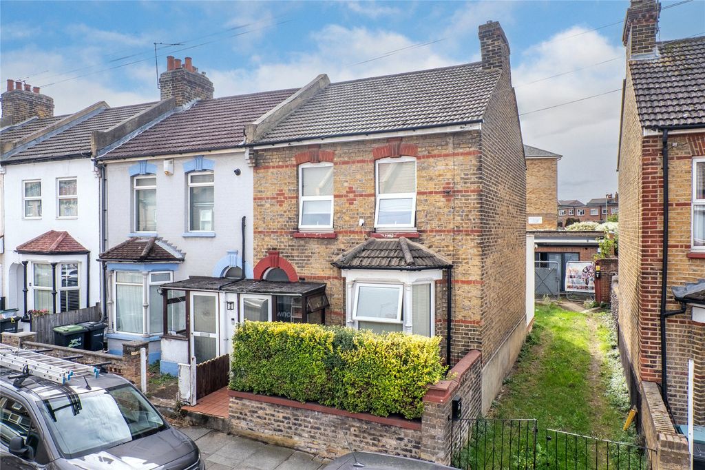 Property photo 1 of 10 Picture No. 05