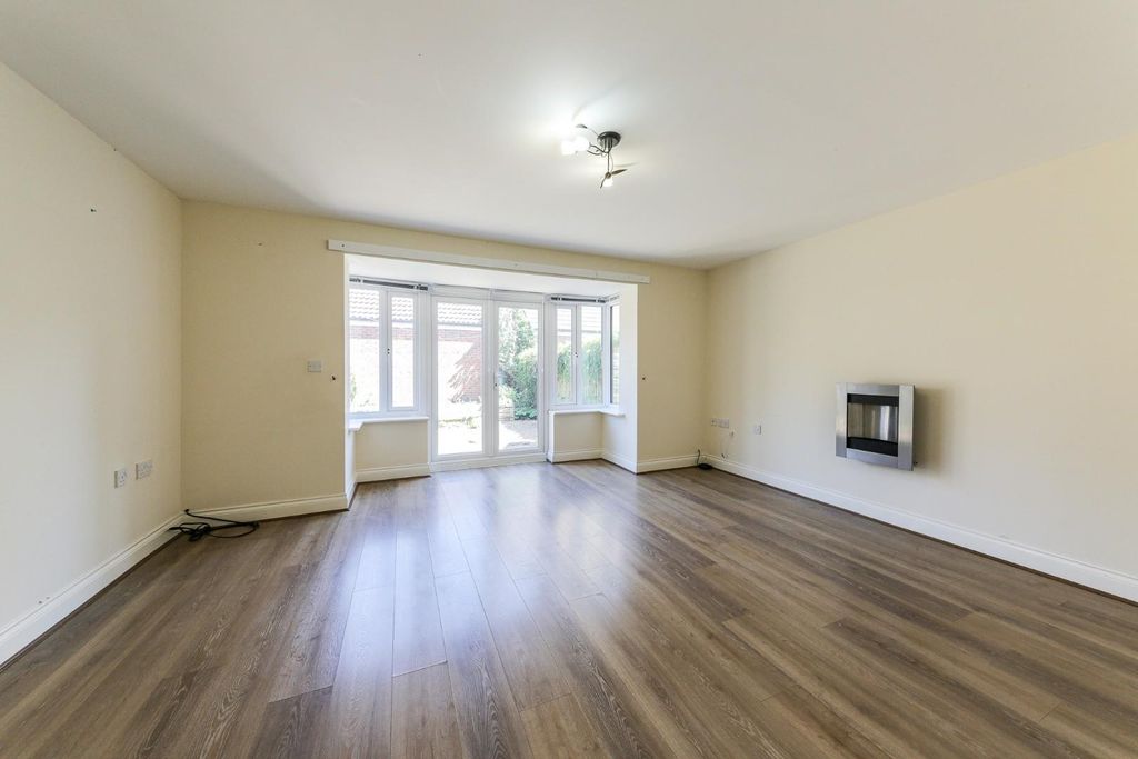 Property photo 2 of 19 Living Room