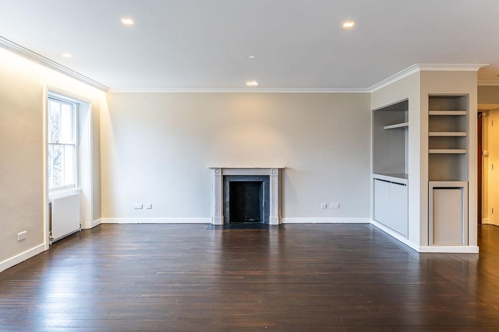 Property photo 2 of 26 Warwick-Square-2