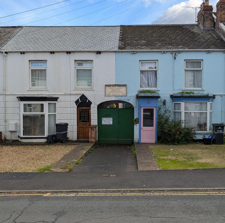 Property photo 2 of 9