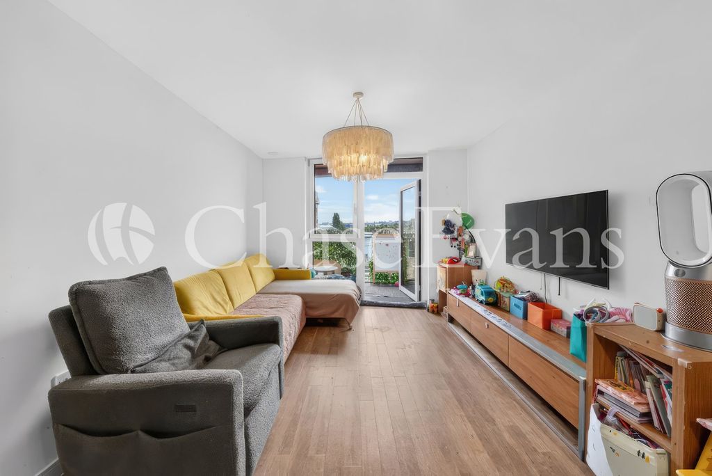 Property photo 1 of 15 Living
