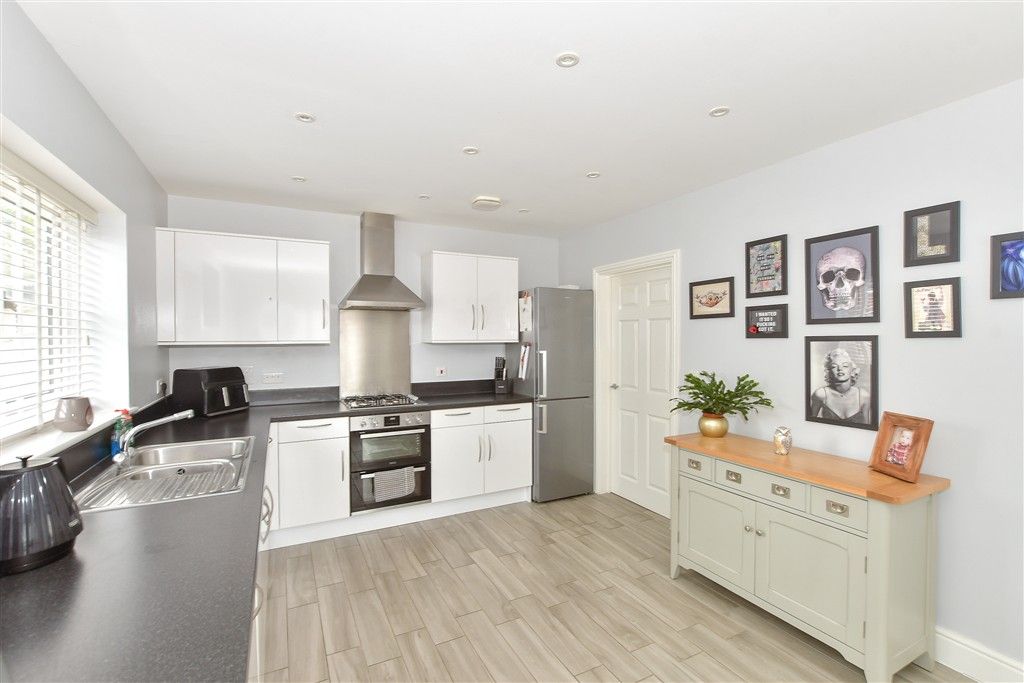 Property photo 3 of 14 Kitchen