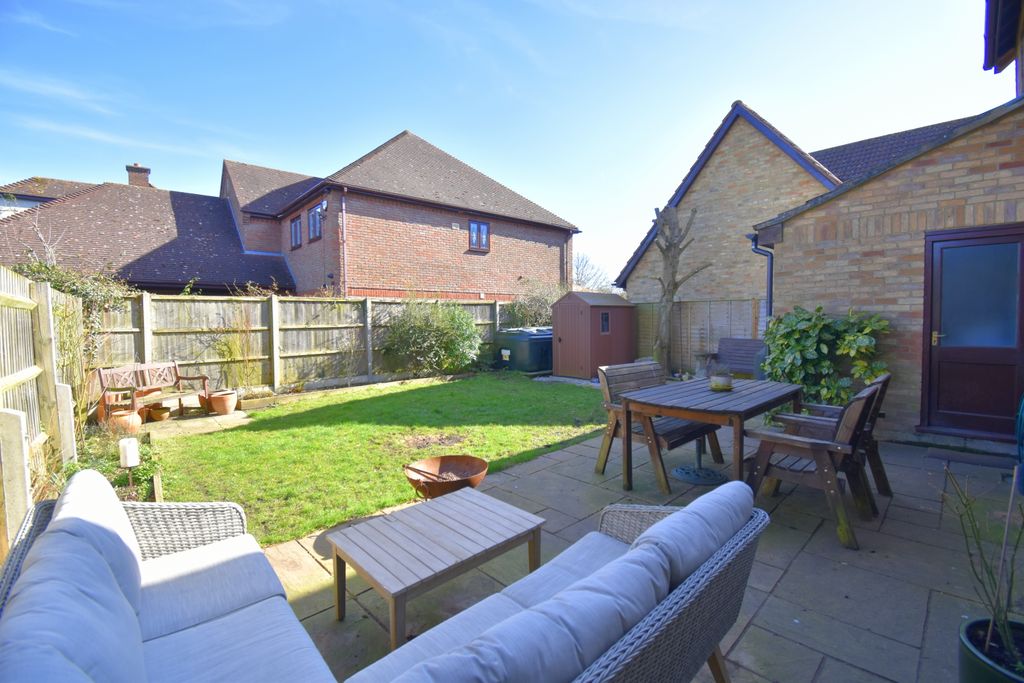 Property photo 2 of 28