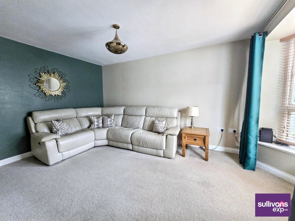 Property photo 3 of 20