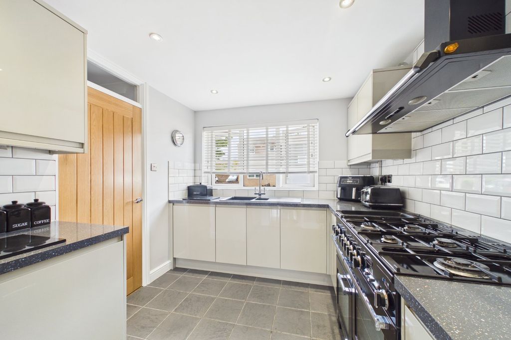Property photo 2 of 19 Picture No. 08