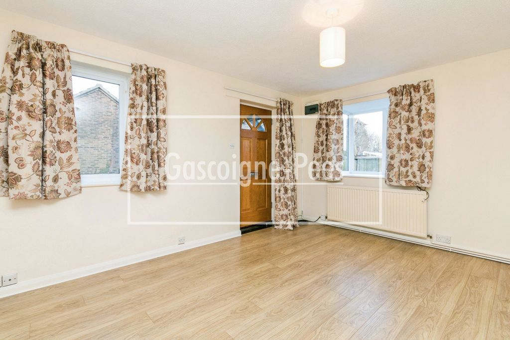 Property photo 2 of 6