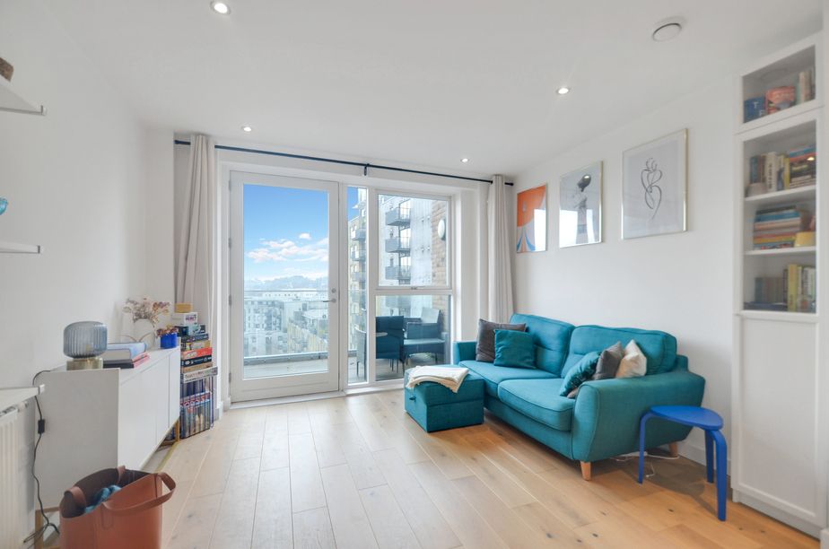 Property photo 2 of 25 Lounge Area_02.Jpg