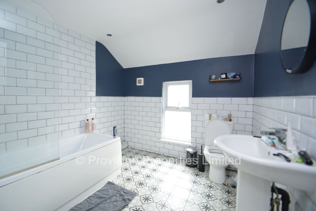 Property photo 2 of 18 Photo