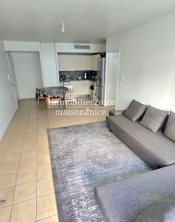 Property photo 1 of 6 2-Room Apartment In Libération With Parking
