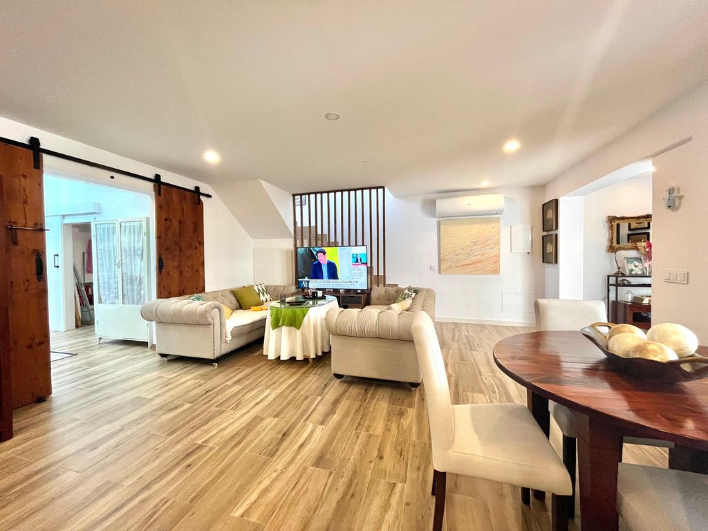 Property photo 2 of 19 002 New.Jpg