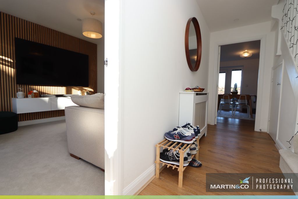 Property photo 2 of 31