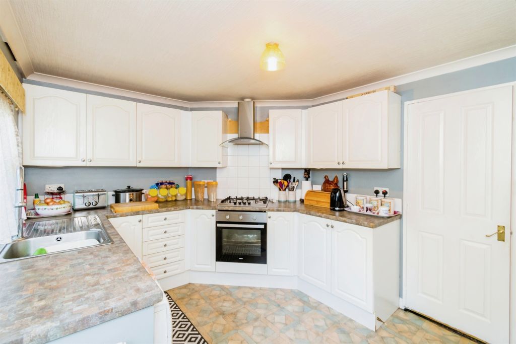 Property photo 2 of 25